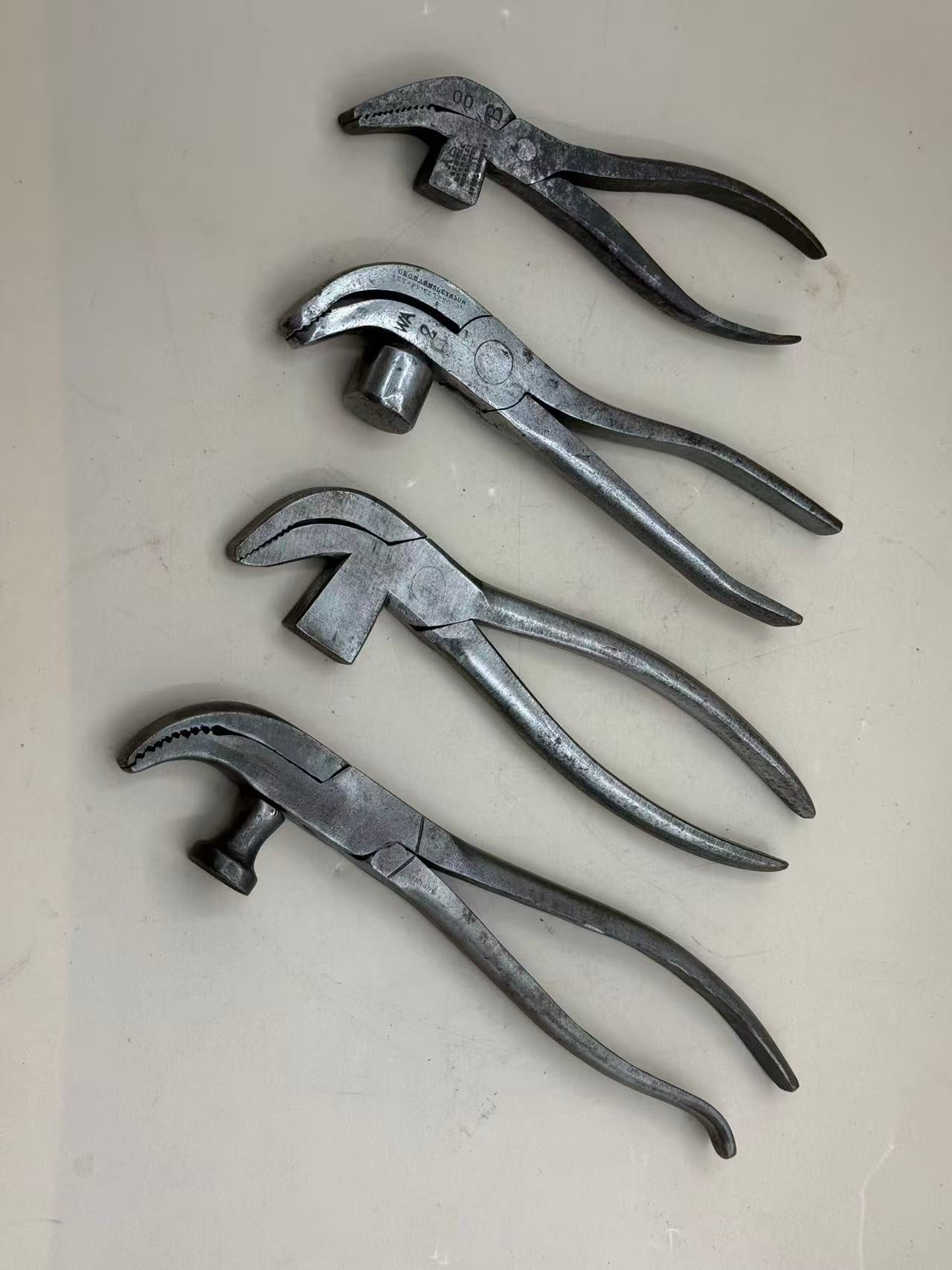 Vintage George Barnsley Shoemakers Leatherworking Lasting Pliers