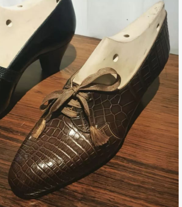 The Modern Boot & Shoe Maker (1920)