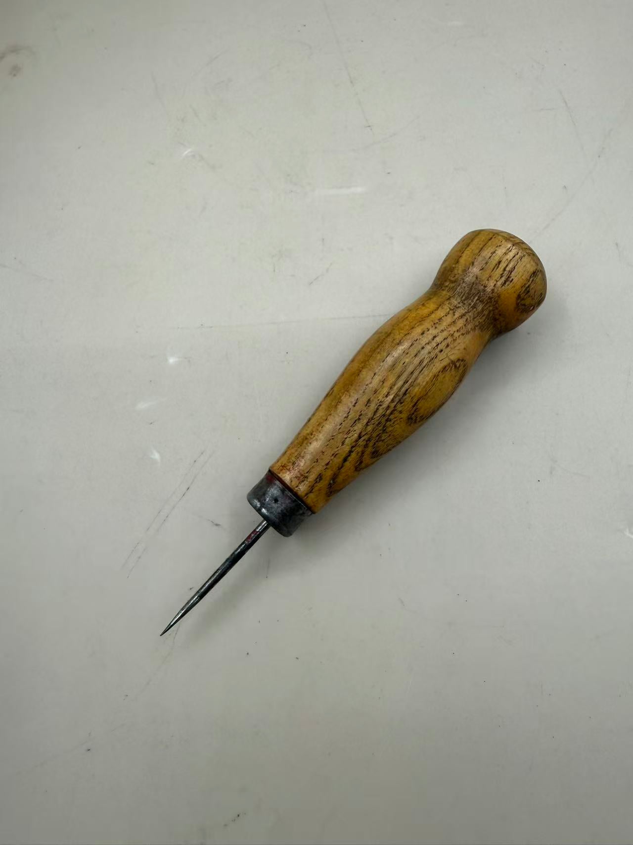 Handle, saddler stitching awl