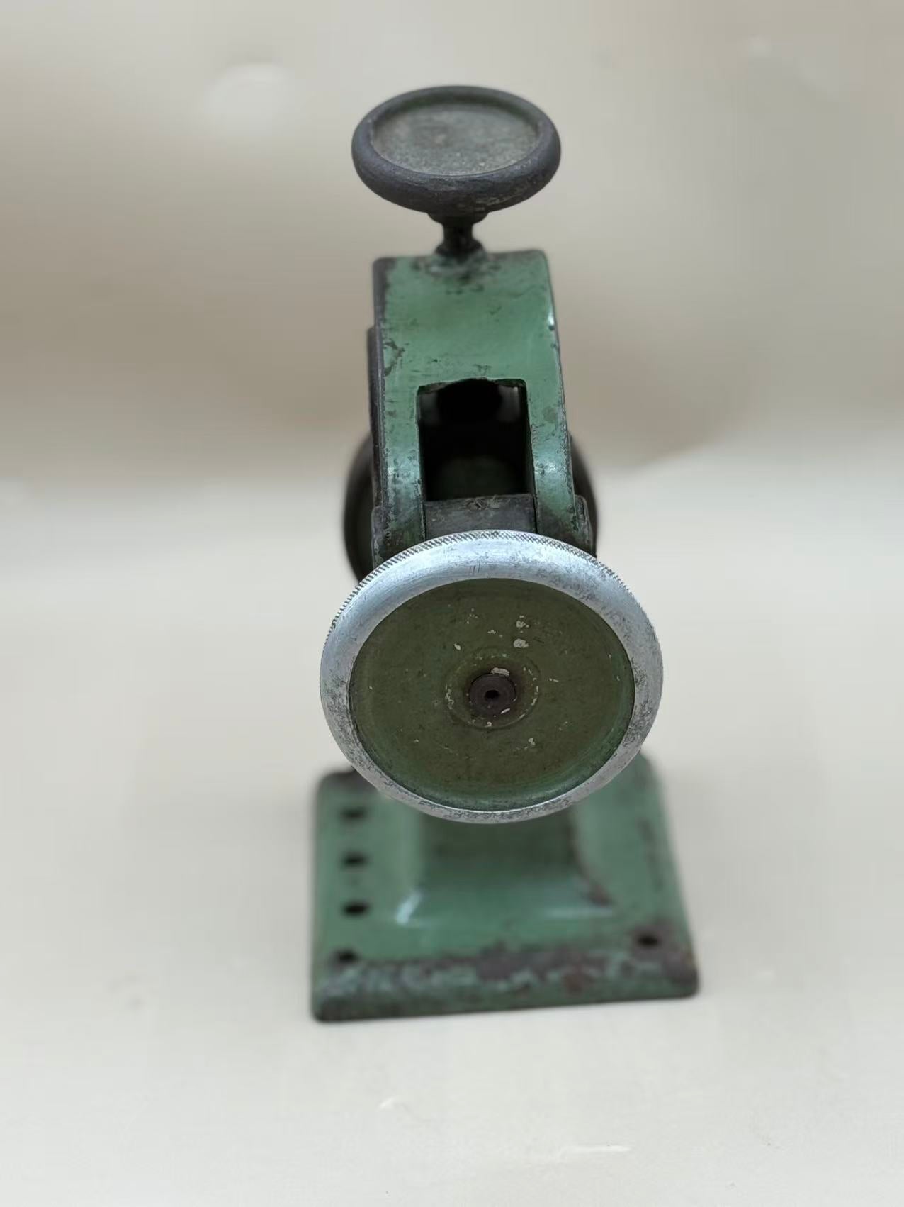 German Rafflenbeul mikon Fudge wheel machine with one wheel in 10spi.
