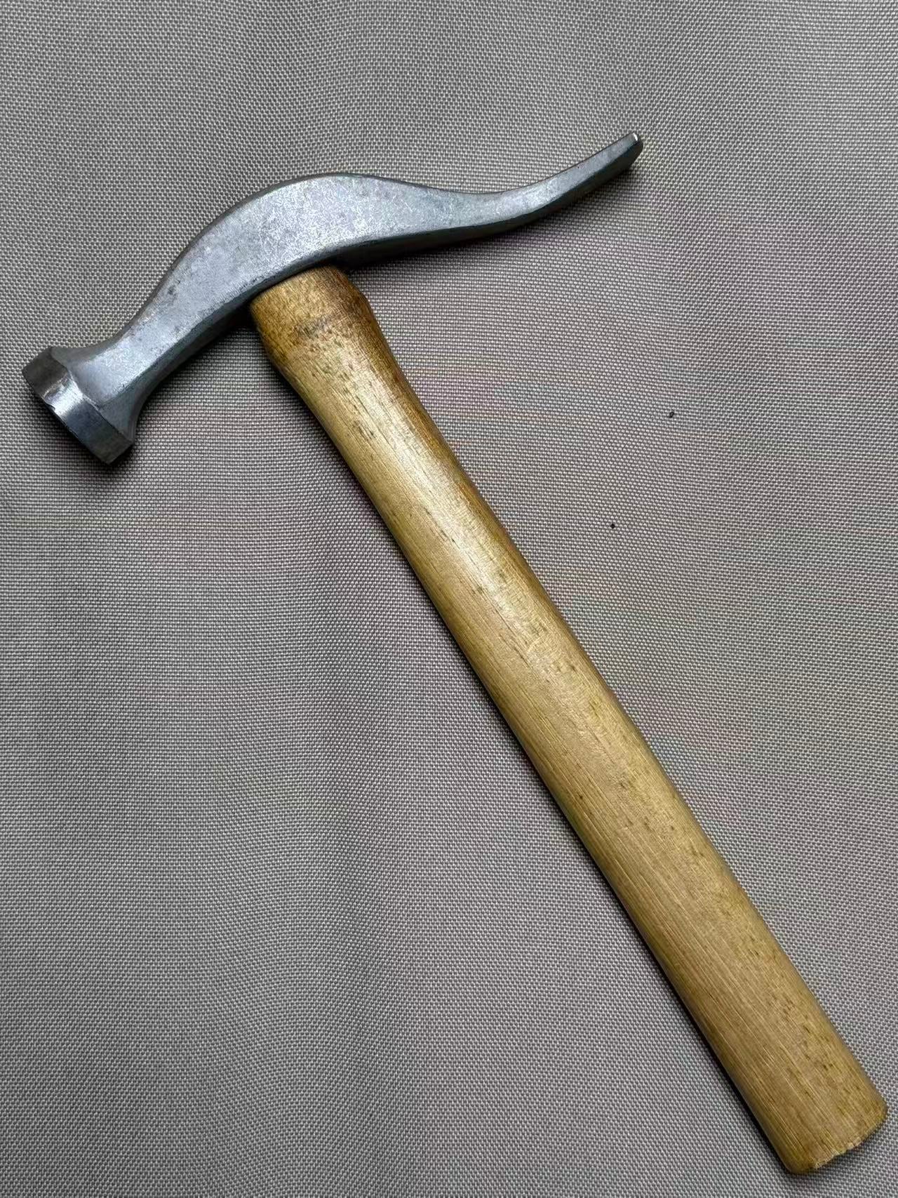 Shoemaker hammer 344.3 gram, Silver