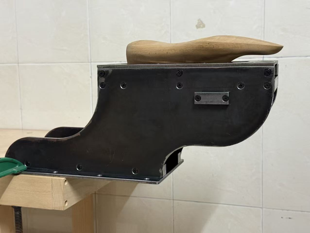 TITAN Last making Steel stand